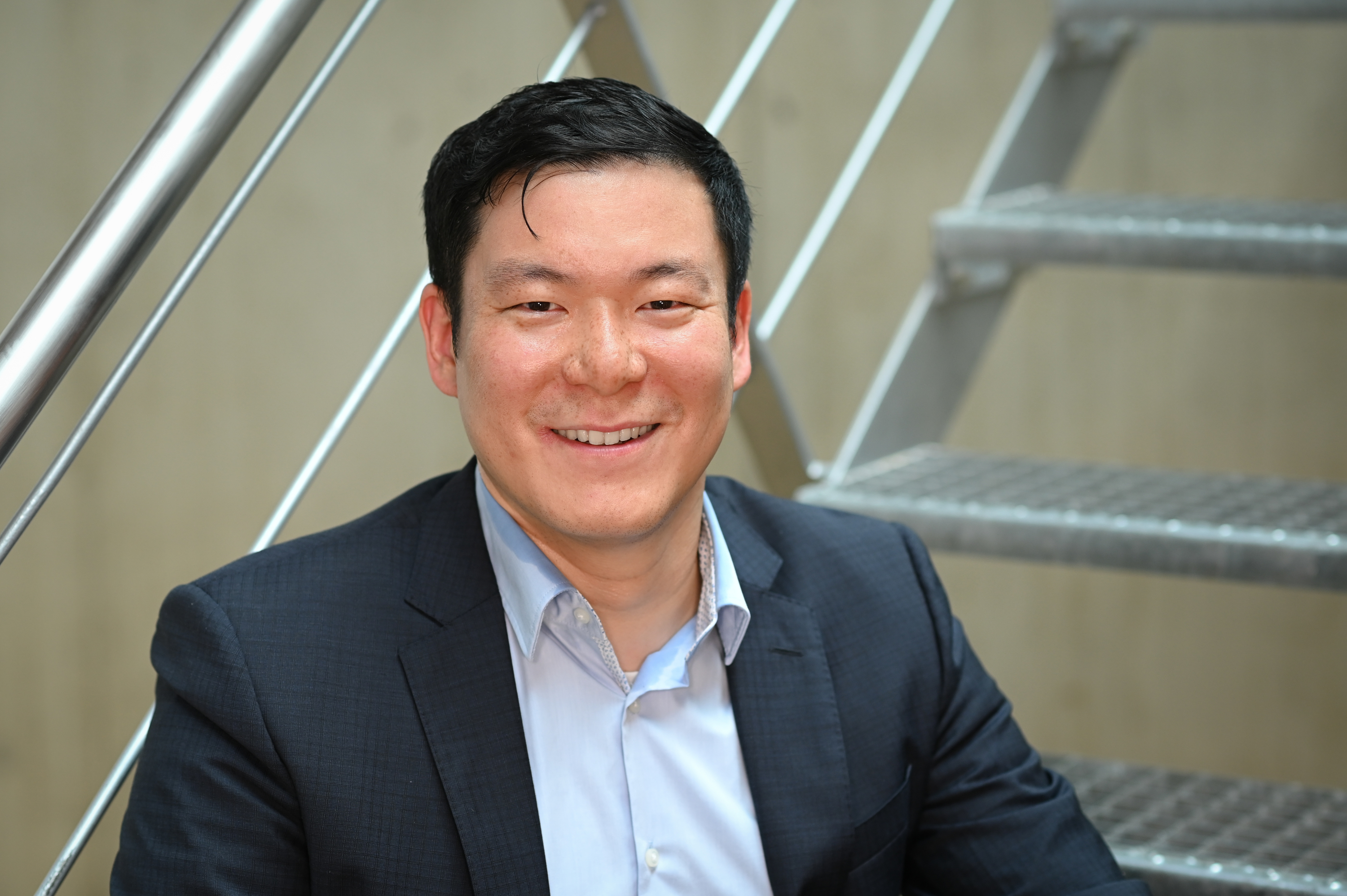 Sol Choi ist in Göttingen geboren und überwiegend in Seoul aufgewachsen.