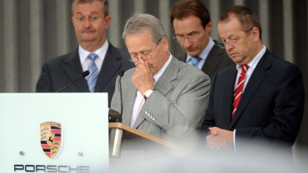 Wiedeking Wolfgang Porsche im Regen Abschied