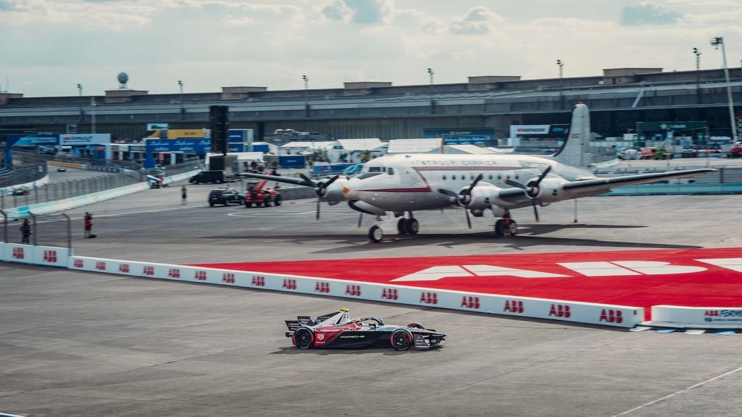 Ansys, Teil von Synopsys - Elektro-Formel-Boliden auf dem Tempelhofer Feld bei Berlin