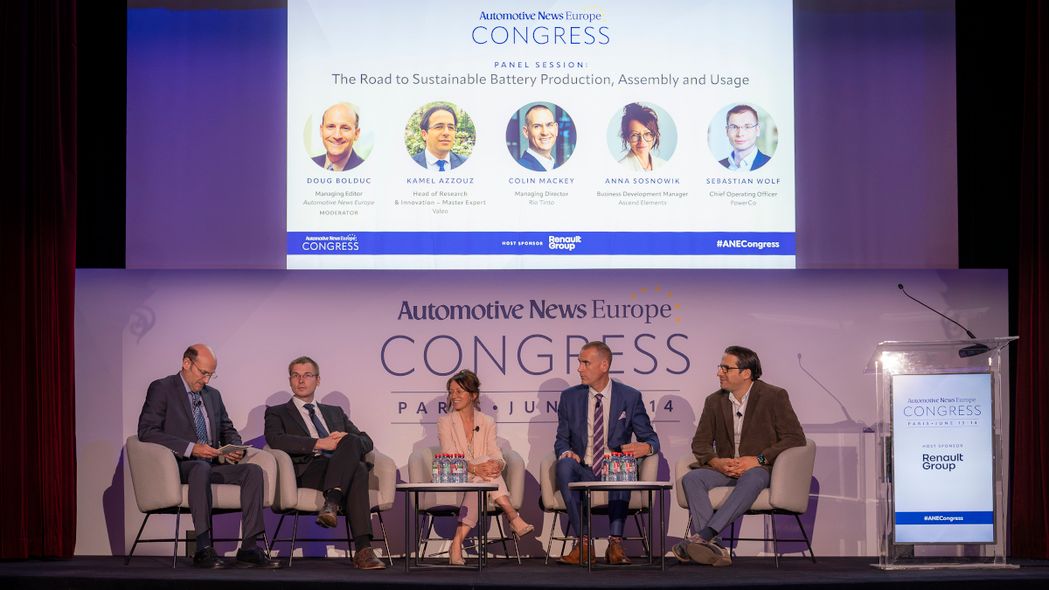 Diskussionsrunde zu nachhaltiger Batterieproduktion