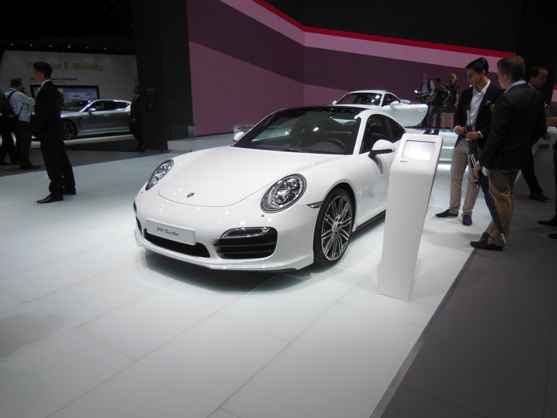 PHOTOAUTOSHOW_911009991_PH_1_0.jpg