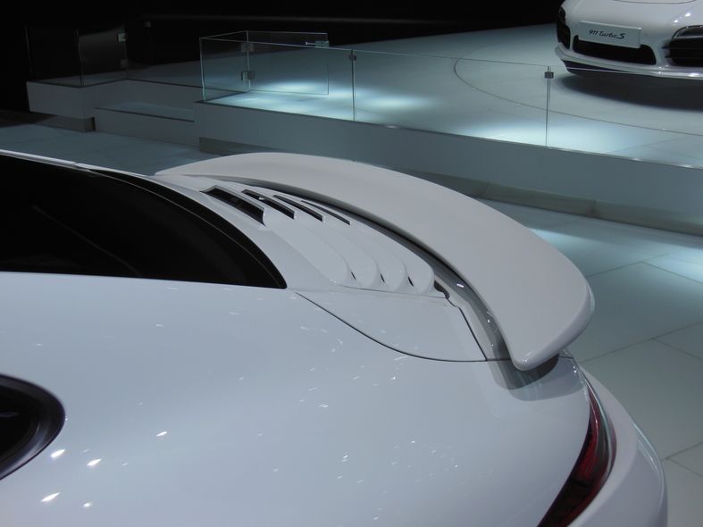 PHOTOAUTOSHOW_911009991_PH_3_0.jpg