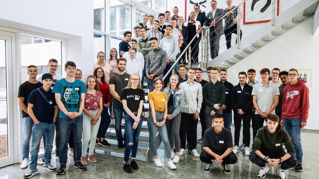 Stahlgruber begrüßt 43 neue „STAzubis“