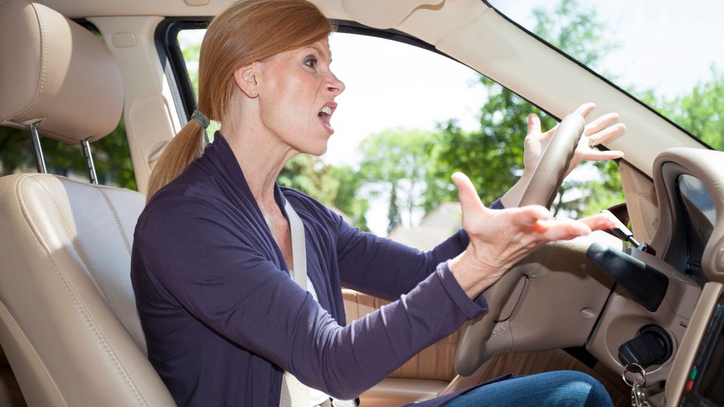 Genervte Autofahrerin: