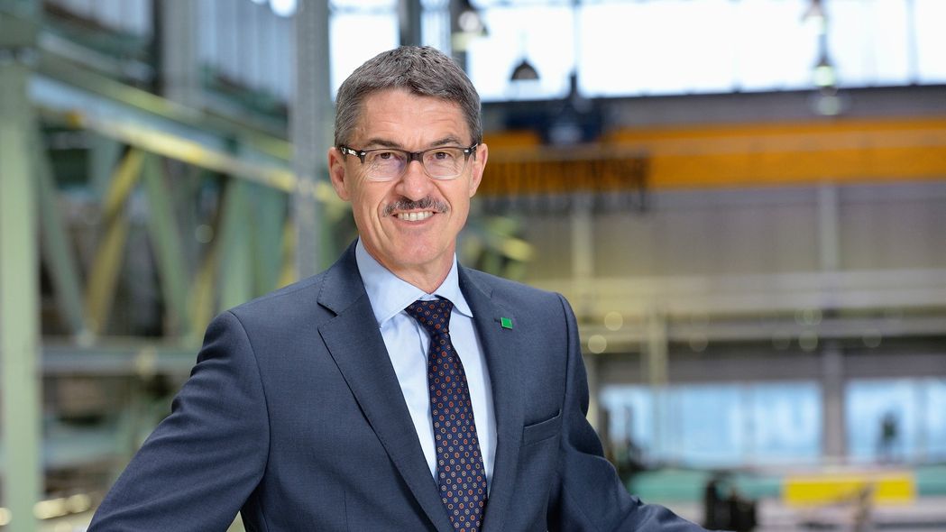 Alfred Weber, Chef von Mann + Hummel