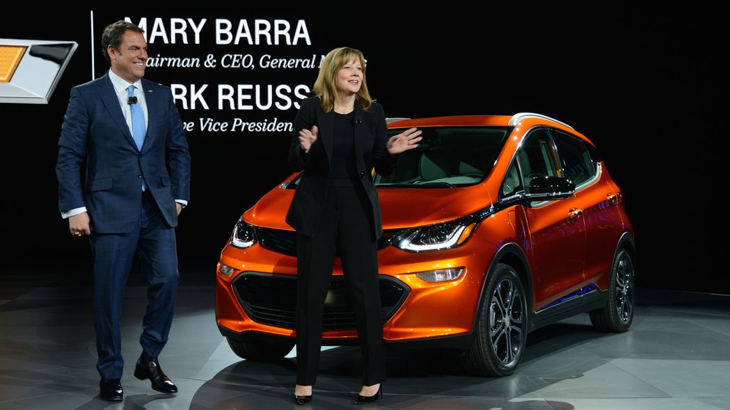 Mark Reuss und Mary Barra: