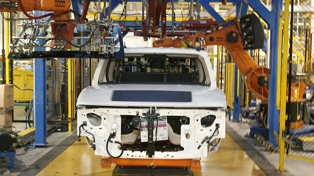 HUMMER H3T Assembly: