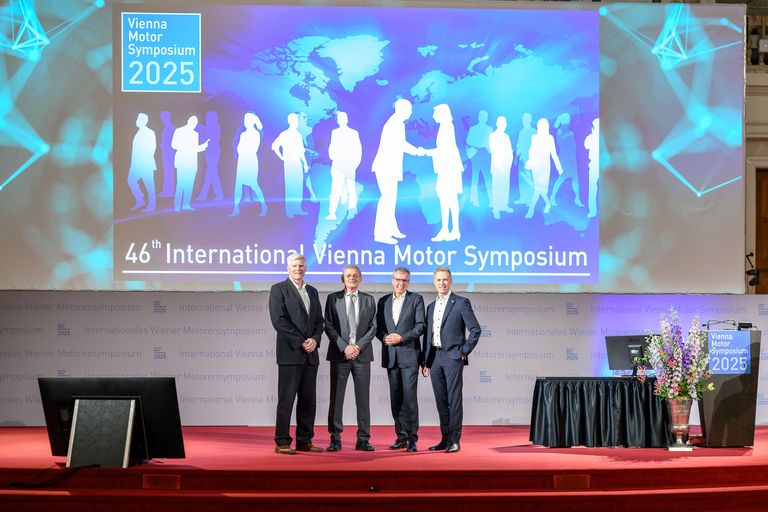 Wiener Motorensymposium - Gruppenbild der Redner bei der Plenarschlusssektion