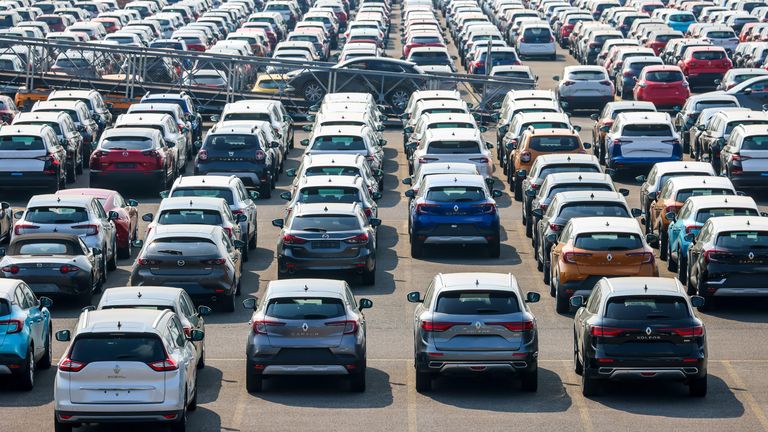 Renault Neuwagen, Umschlagplatz, Autoterminal im Duisburger Hafen