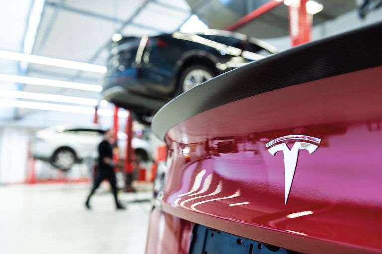 Tesla im Service 