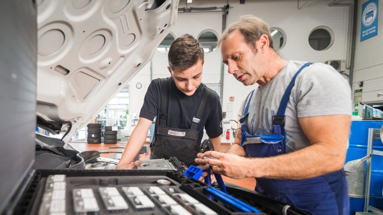 Ausbildung Kfz-Mechatroniker