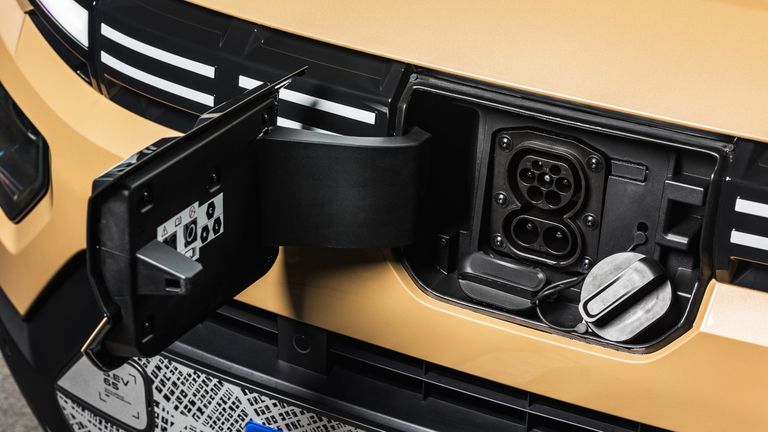 Ladebuchse Dacia Spring