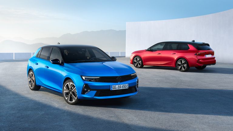 Opel_Astra_&_Astra_Sports_Tourer_Electric
