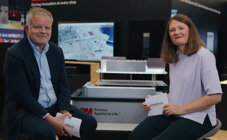3M - Automobilwoche-Redakteurin Agnes Lehbrink im Interview mit 3M-Manager Dirk Lange
