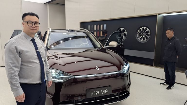 Verkäufer in Huawei-Store Schanghai