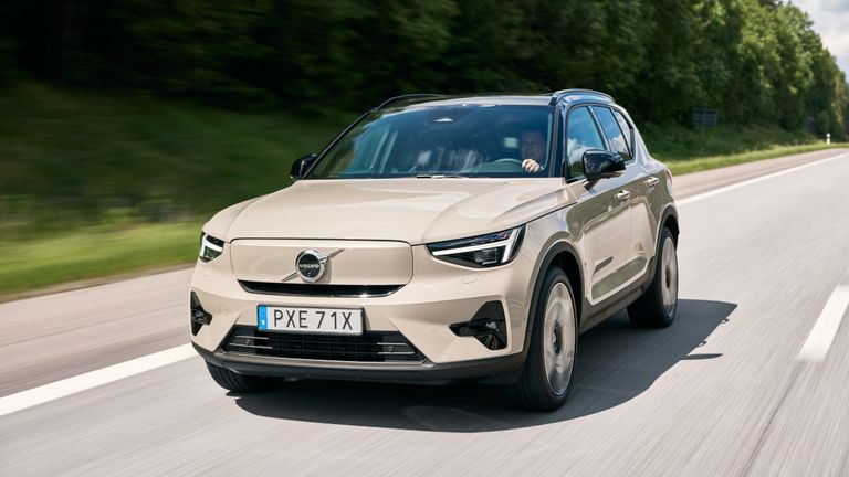 Volvo EX40