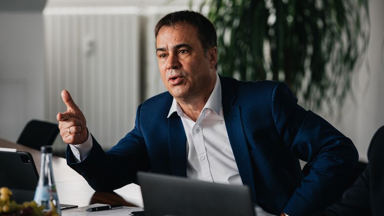 Albrecht Wollensak CEO Alphartis